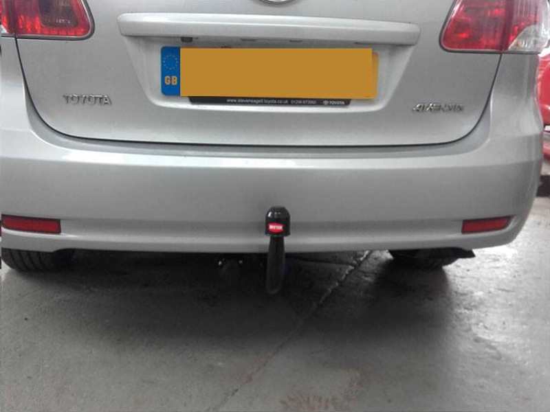 Toyota Avensis with a Witter towbar installed
